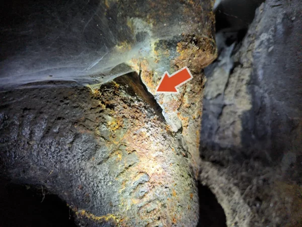 crack in cast iron pipe 1 e1650143144453